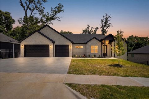 Photo of 1421 Lee Street, Pea Ridge, AR 72751 (MLS # 1356247)