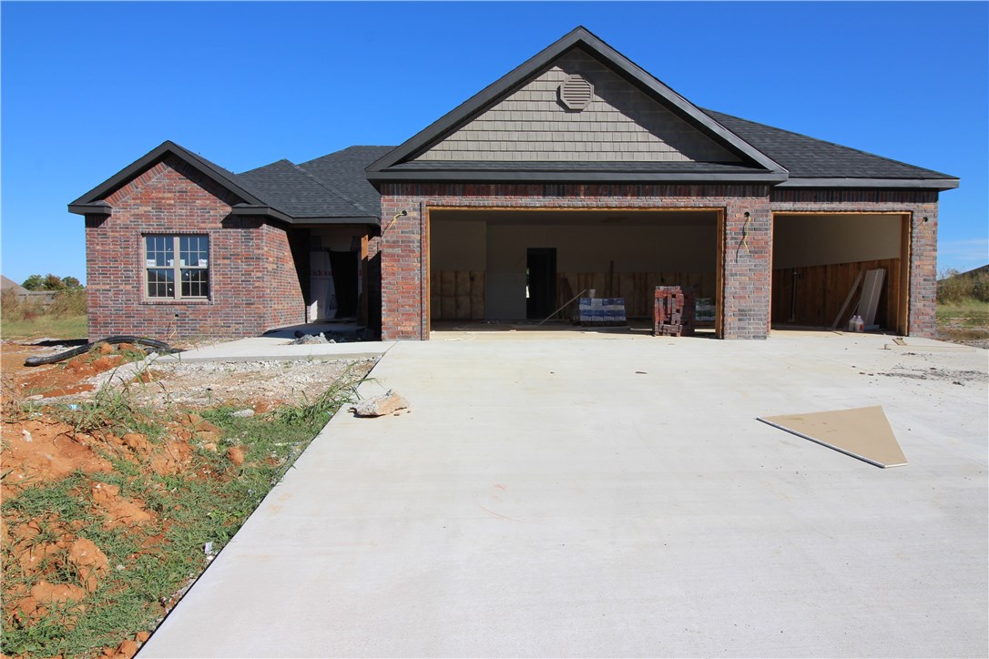New Construction by RLP. All brick, 1910sqft, 3 bed, 2 bath, 3 Car Garage home featuring Split Floor plan, Formal Dining Room, Kitchen Open to Living Room, Custom cabinets, granite countertops, fireplace, Custom tiled walk-in shower and big walk-in closet in the master, jetted tub, and much more! Buy now and pick your colors! Agent Owned