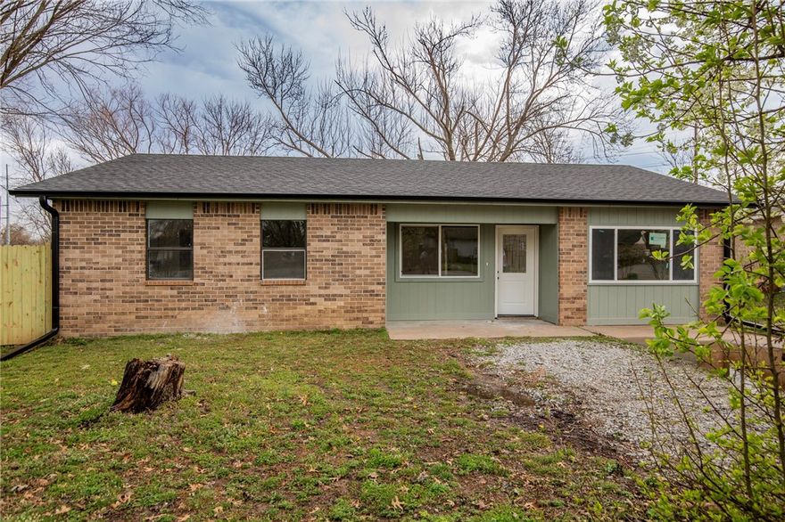 10 McIntosh Lane is a 4 bedrooms, 2 full bath home that features an oversized .31 acre lot.  This home features a brand new roof, new lighting, new flooring, new countertops,  a new hot water heater, a huge .31 acre lot with a large gate in the back that connects to a bike trail.  

Remodeled, pre inspected, this home is ready for the next family to enjoy it.  In the heart of the city in a quiet cul-de-sac neighborhood.   Approximately 1 mile away from downtown Bentonville Square and according to google maps a 6 minute drive to the Walmart Home Office.  This home is also in walking distance to schools.