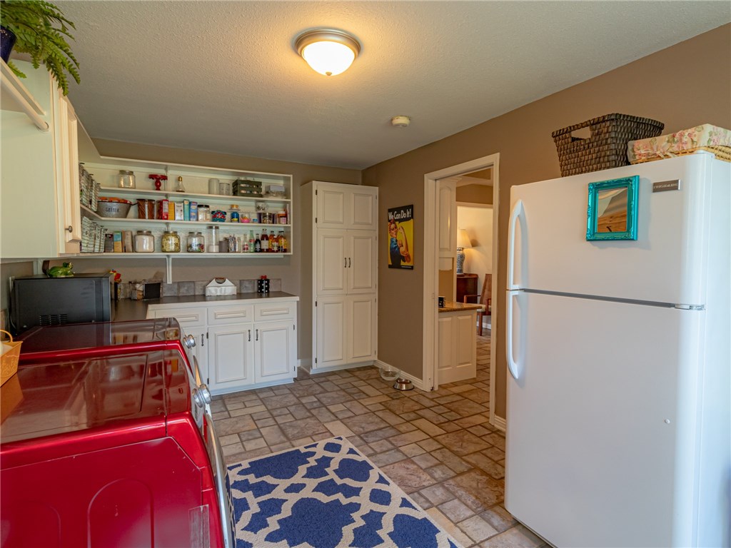 Chattin Valle Sub Cave Spgs - Residential