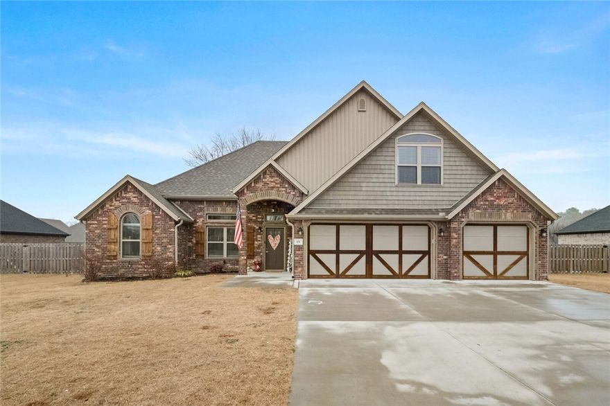 Come home to this gorgeous 4 bedroom 3 bath home close to everything in Farmington.  Enjoy the double sided fireplace from the living room or kitchen!  This fantastic home is nestled in a small quiet neighborhood near Farmington schools but with a country feel.  This home is just like new with granite counters and upgraded features throughout.  Don't let this one get away!