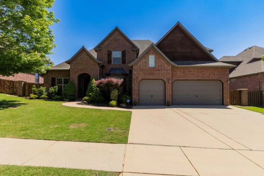 Well-appointed home in established/sought-after subdivision! Prime location close to schools, shopping, dining, entertainment, & major employers - WM, JB Hunt, and Tyson, with easy access to I-49. The main-level office features a full closet and can easily serve as a second downstairs bedroom. Upstairs, you’ll find an ensuite bedroom that is perfect for guests. Enjoy relaxing evenings on the cozy screened-in porch and take advantage of all the wonderful amenities Cross Creek has to offer! 15 min drive to the Square. Close to highly rated Janie Darr Elementary School!