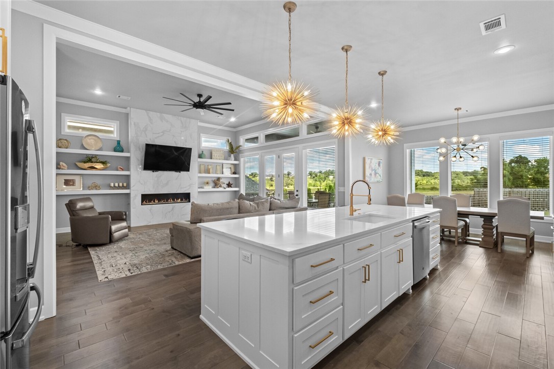 Shadow Valley Ph Ix Rogers - Residential