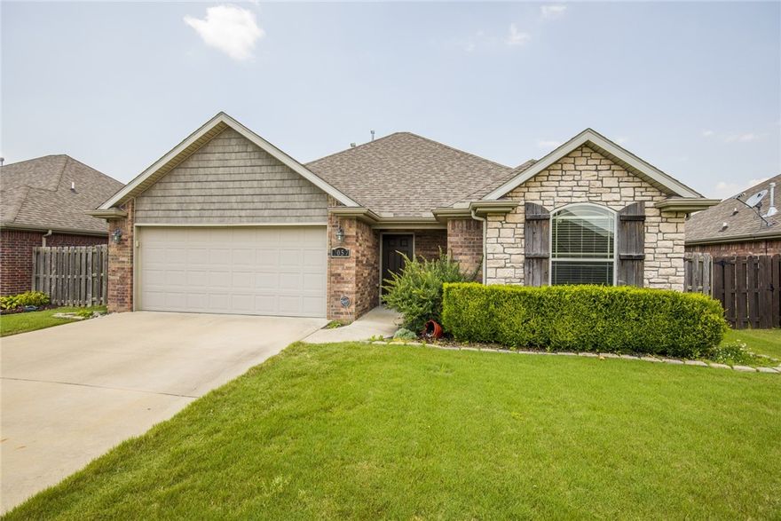 Great location! 3 bedroom, 2 bathroom brick home in Cobblestone Crossing. This home has 9' ceilings, granite counter tops, crown molding, hardwood Laminate flooring through living room and master bedroom, carpet in other bedrooms. Gas fireplace in living room, stainless steel appliances. Master suite offers gorgeous trey ceiling, walk-in closet, his and her sinks and whirlpool tub & shower combo. Large privacy fenced in backyard with covered patio. Walking distance to Holcomb School & park with pond.