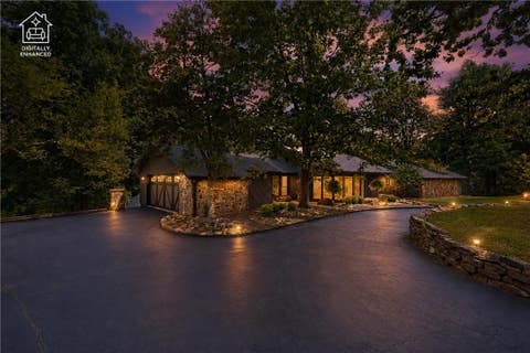 Photo of 105 E Woodside Lane, Rogers, AR 72756 (MLS # 1353730)