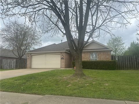 Photo of 2358 Linden Circle, Springdale, AR 72764 (MLS # 1341594)
