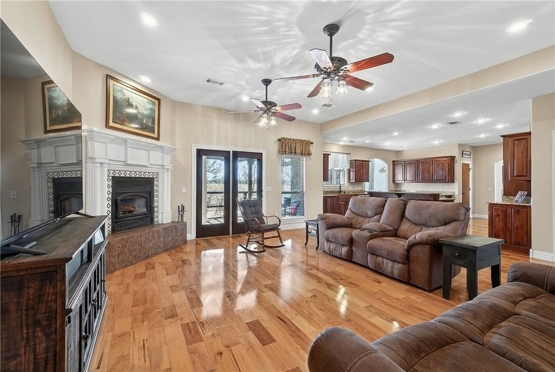 Elm Spgs Outlots - Residential