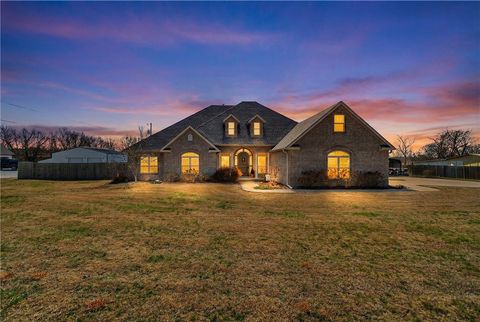 Photo of 1701 Elm Springs Road, Springdale, AR 72762 (MLS # 1336830)