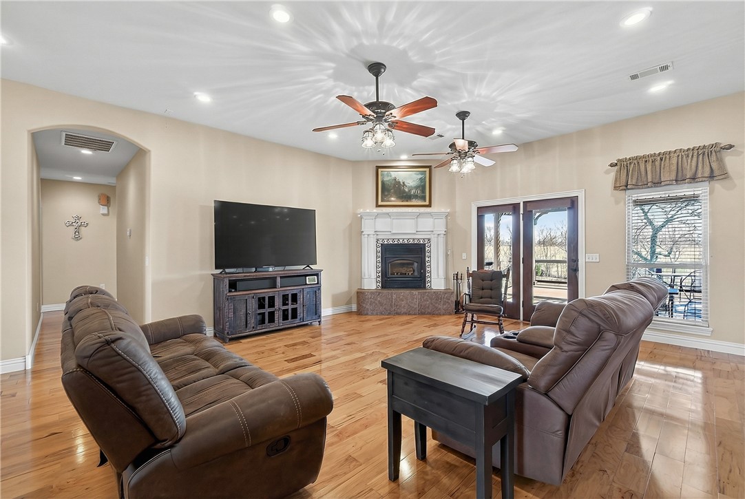 Elm Spgs Outlots - Residential