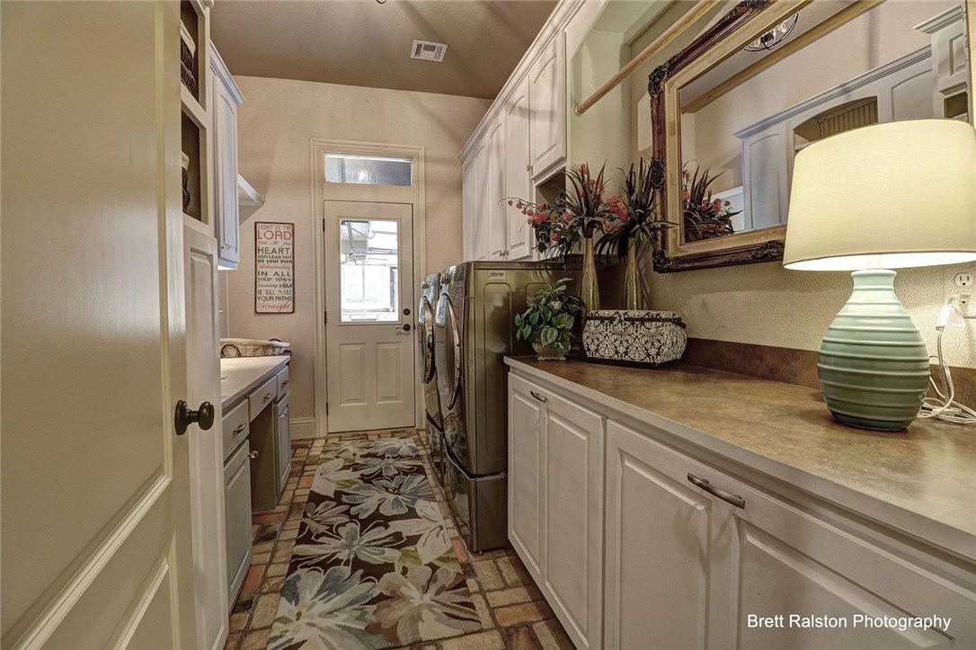 St Valery Downs Sub Cave Spgs - Residential