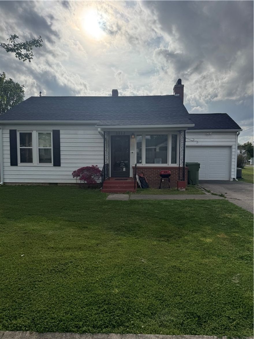 New roof and gutters, remodeled kitchen and bathroom with new tile, and new kitchen windows. Lots of recent upgrades throughout this very cute home on a large corner lot — investor potential with an oversize parcel! Flexible floor plan with pantry plus an office that can serve as a 3rd bedroom, a large storage room, and a partially fenced yard. Fireplace is functional. Conveniently located near downtown Rogers and major shopping centers, with trails and parks just minutes away. Must see!
More Photos will be posted soon!