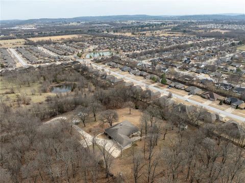 Photo of 3231 N Kendall Drive, Fayetteville, AR 72704 (MLS # 1337000)