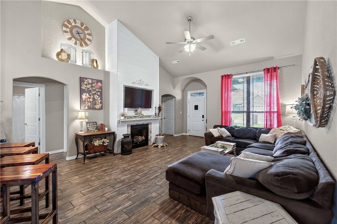 Elkhorn Sub Ph Ii Pea Ridge - Residential