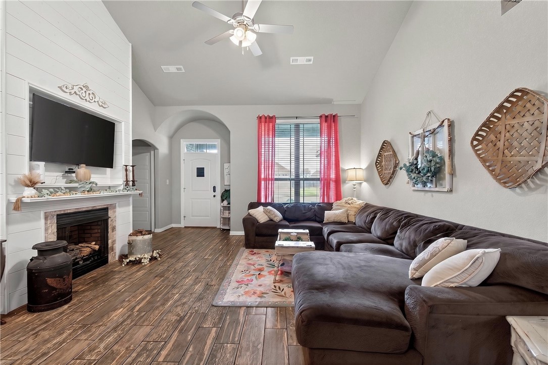 Elkhorn Sub Ph Ii Pea Ridge - Residential