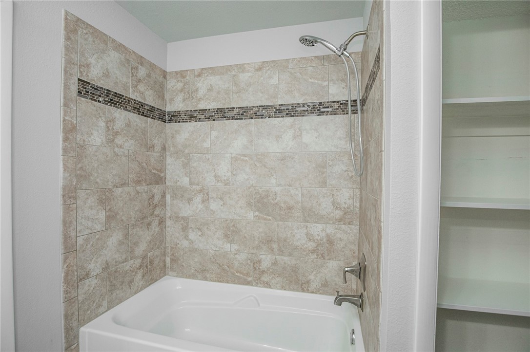 Avondale Sub 1 Bvv - Residential Lease