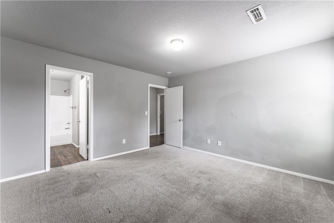 Holland Crossing Comm Sub - Residential Lease