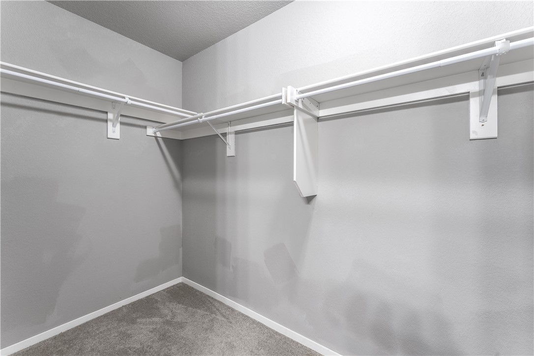 Holland Crossing Comm Sub - Residential Lease