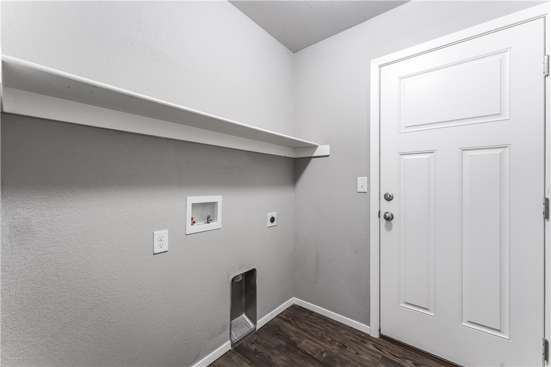 Holland Crossing Comm Sub - Residential Lease