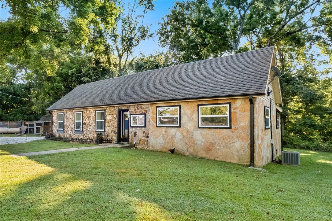 19151 Highway 62 - Photo 2