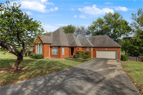 Photo of 3138 Warwick Drive, Fayetteville, AR 72703 (MLS # 1365933)