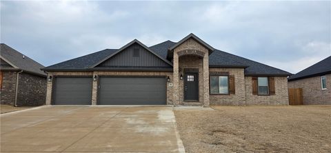 Photo of 902 Sugar Loaf Street, Prairie Grove, AR 72753 (MLS # 1333768)