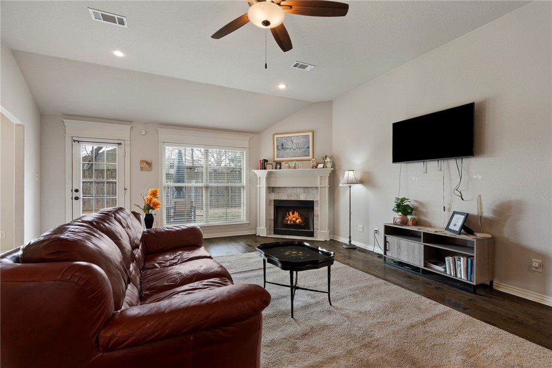 Williamson Place At Rye Hill - Residential