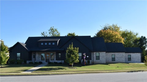 Photo of 3103 SW Coler Creek Avenue, Bentonville, AR 72712 (MLS # 1366050)