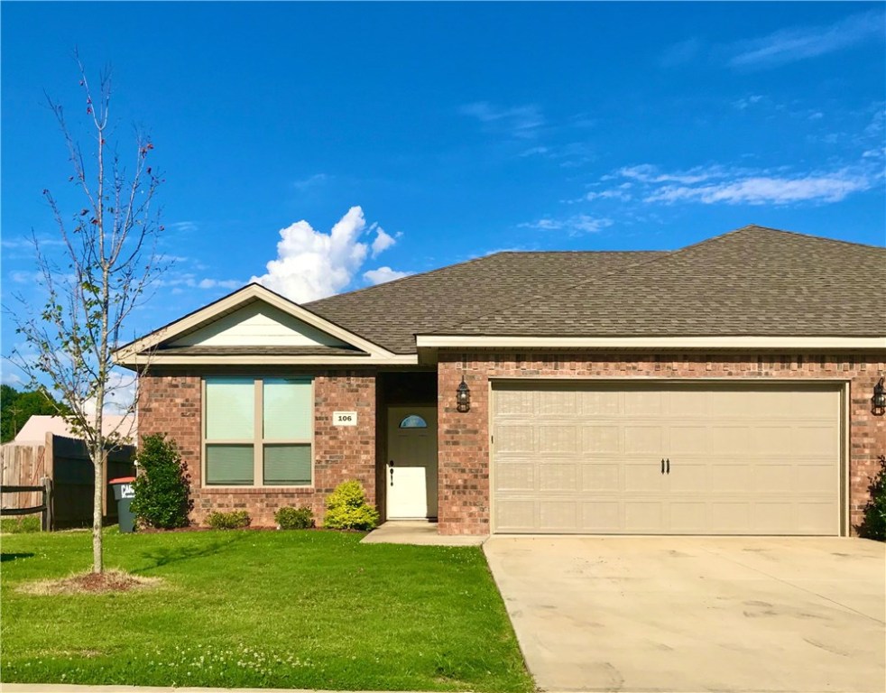 Spacious 3 bed 2 bath home in central Pea Ridge just minutes from Bentonville and Rogers. This open floor plan features hardwood tile throughout the common areas and in the kitchen enjoy granite counters and stainless steel appliances including the fridge. This home also features large carpeted bedrooms and in the master bathroom you will find plenty of storage and counter top space with dual sinks and a large walk in shower. Also included with this home is a front load Washer and Dryer! Outback lounge or BBQ on the spacious covered patio that opens up to a level spacious yard. Lawn care and landscaping is included. Yards are not fenced other than a divider fence between units. No Cats allowed, and only dogs under 30 pounds allowed with an additional $250 refundable pet deposit. This unit is apart of the Willow Run duplex community that is professionally managed