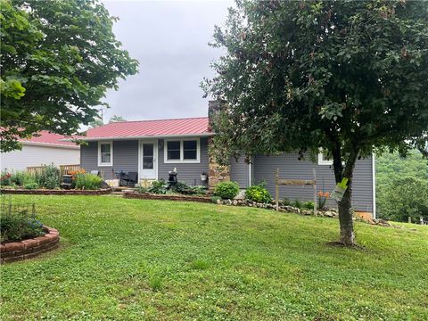 Photo of 1421 MC 6077, Flippin, AR 72634 (MLS # 1348360)