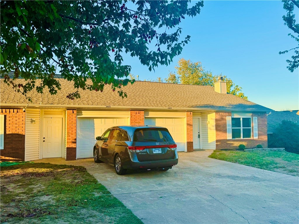 2429 W Gum Street