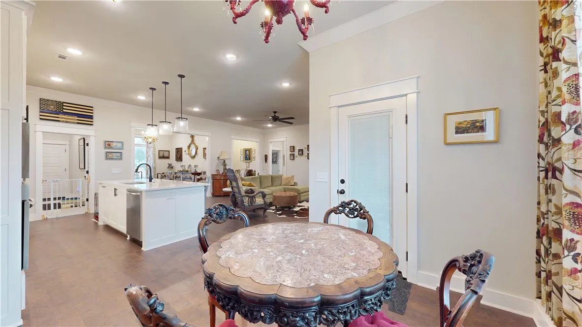 Springdale, Arkansas 72762, United States, 4 Bedrooms Bedrooms, ,3 BathroomsBathrooms,Residential,Active,107044