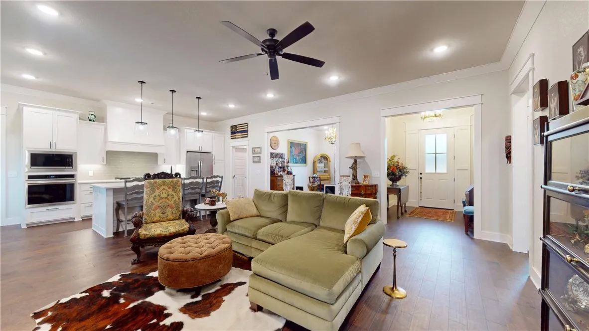 Springdale, Arkansas 72762, United States, 4 Bedrooms Bedrooms, ,3 BathroomsBathrooms,Residential,Active,107044