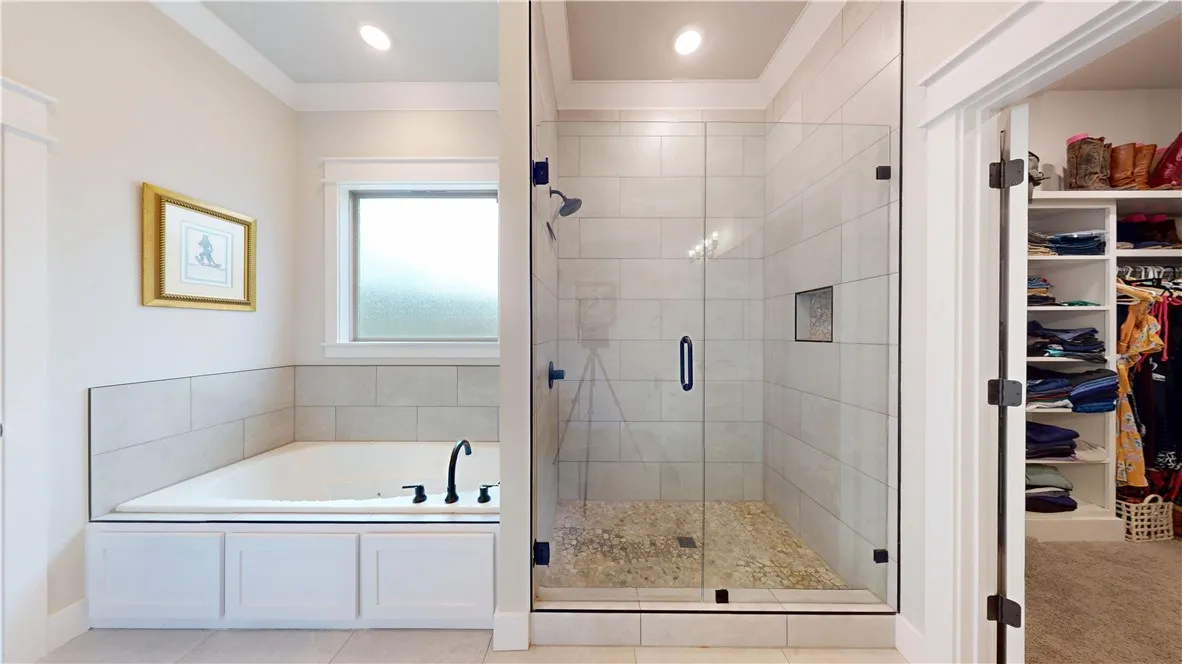 Springdale, Arkansas 72762, United States, 4 Bedrooms Bedrooms, ,3 BathroomsBathrooms,Residential,Active,107044