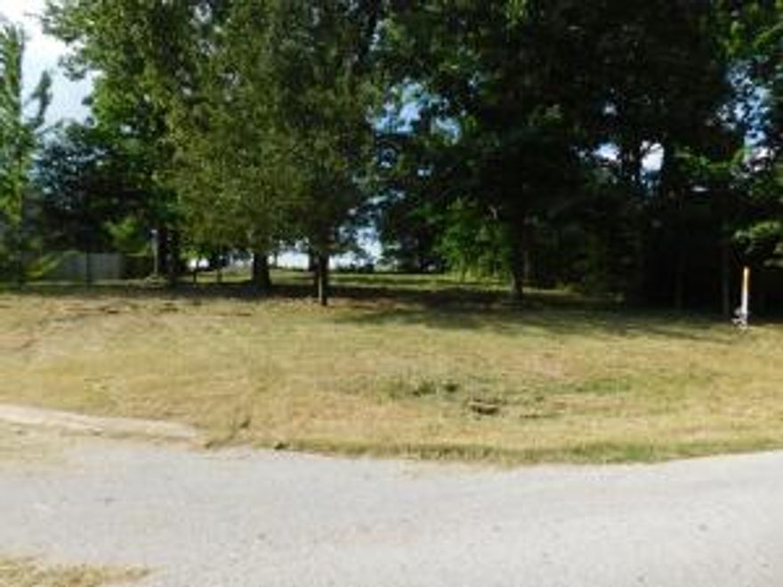 Your New Home Site - corner of Old Farm Road and Taylor Drive, nice near level lot, some trees, all city utilities and services thought to be available, buyer should verify to their satisfaction. Great convenient location near jobs, schools, and shopping with easy access to major highways or anywhere in town. See copy of Plat and Restrictive Covenants in Documents.