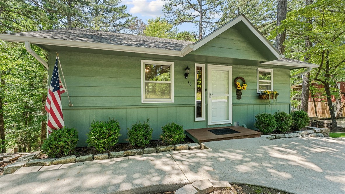 Photo 1 of 51 — 36 E Mountain Drive, Eureka Springs, AR 72632