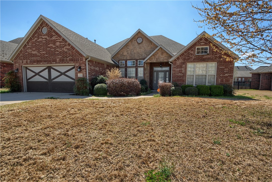 Large 4 bdr 2 ba home in beautiful Rogers subdivision. Home boasts large living spaces, eat in kitchen w/ breakfast bar, separate dinning or living area. Kitchen w/ gas range & stainless appliances. XL master suite with tray ceilings & room for sitting area. Master bath w/ Jack & Jill walk in closets, jetted tub & separate walk in shower. Large laundry with extra storage. Fenced in back yard with patio for entertaining. Open and spacious living with tall ceilings and great layout! Must See!