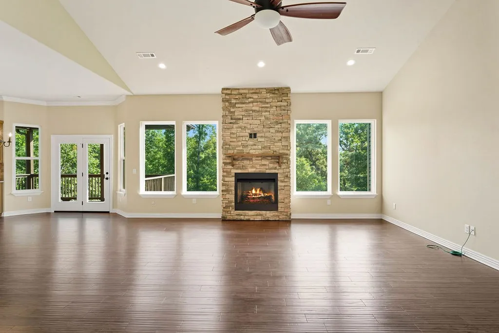 Bella Vista, Arkansas 72715, United States, 3 Bedrooms Bedrooms, ,2 BathroomsBathrooms,Residential,Pending,212996