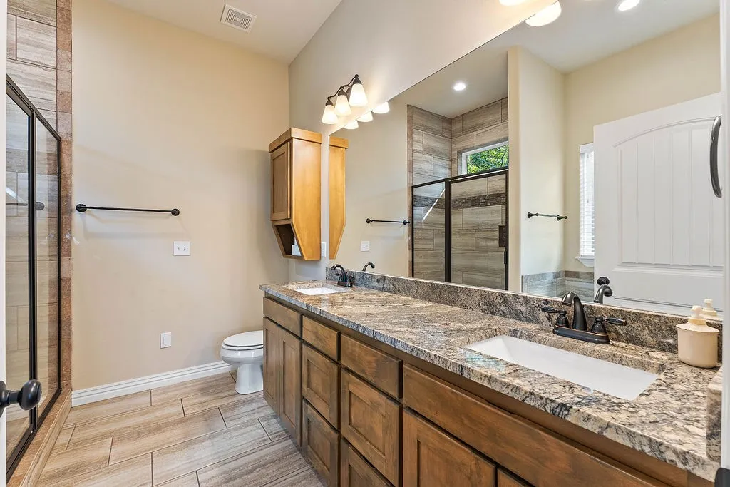 Bella Vista, Arkansas 72715, United States, 3 Bedrooms Bedrooms, ,2 BathroomsBathrooms,Residential,Pending,212996