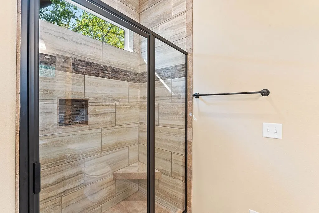 Bella Vista, Arkansas 72715, United States, 3 Bedrooms Bedrooms, ,2 BathroomsBathrooms,Residential,Pending,212996