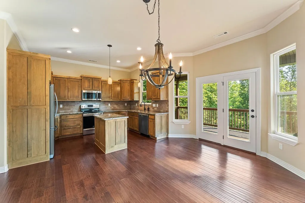 Bella Vista, Arkansas 72715, United States, 3 Bedrooms Bedrooms, ,2 BathroomsBathrooms,Residential,Pending,212996