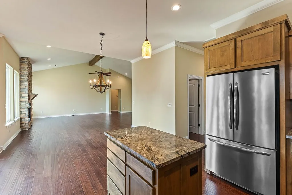 Bella Vista, Arkansas 72715, United States, 3 Bedrooms Bedrooms, ,2 BathroomsBathrooms,Residential,Pending,212996