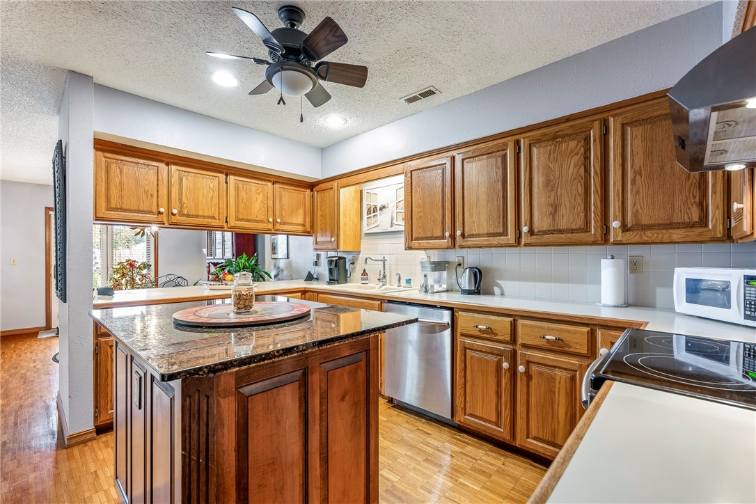 Windsor Place Sub Rogers - Residential