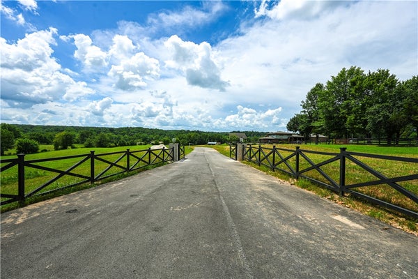 ADDRESS PRIVATE, FAYETTEVILLE, AR  - Image aa4095c021ecbd9f4d8277a67636ec65/273872029
