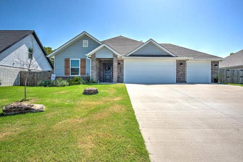 Photo of 631 Hayden James Street, Prairie Grove, AR 72753 (MLS # 1358694)