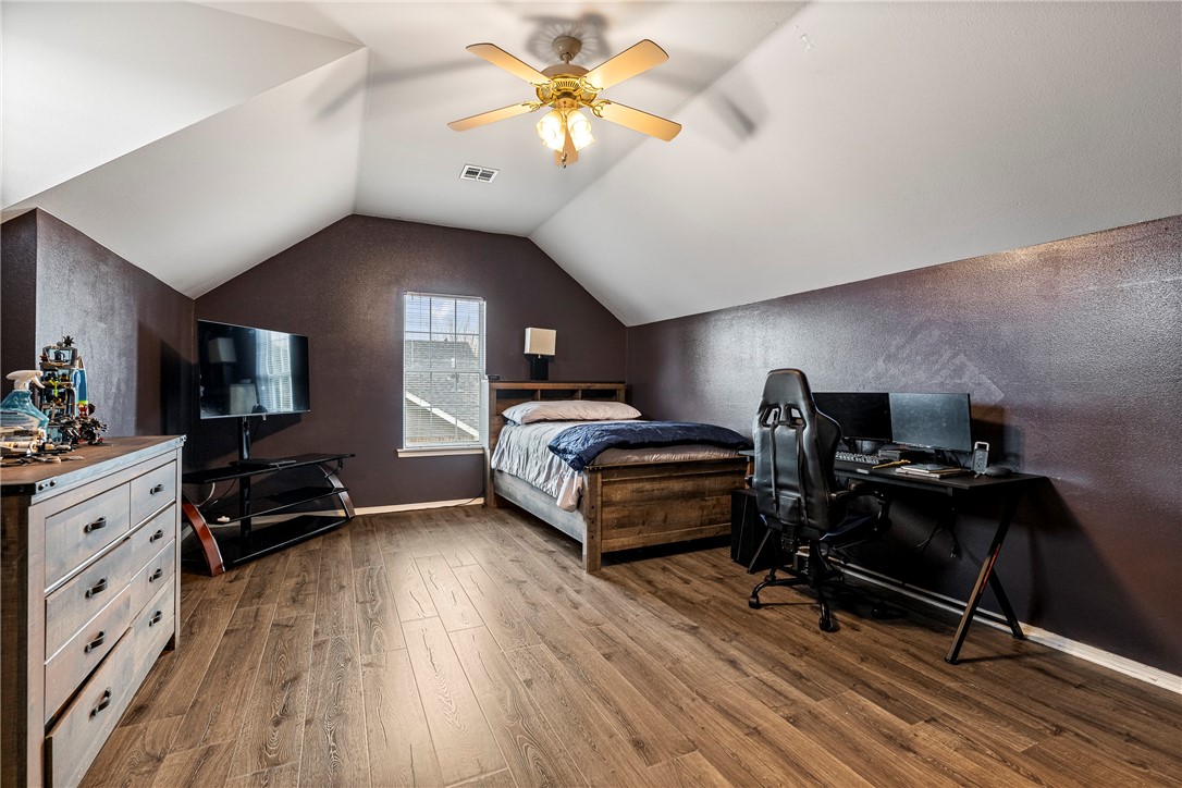 Whispering Timbers Ph 10 Rogers - Residential