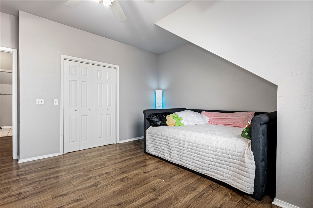 Whispering Timbers Ph 10 Rogers - Residential