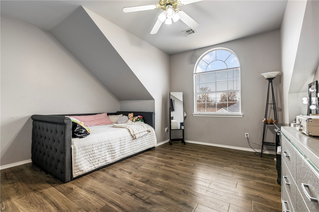 Whispering Timbers Ph 10 Rogers - Residential