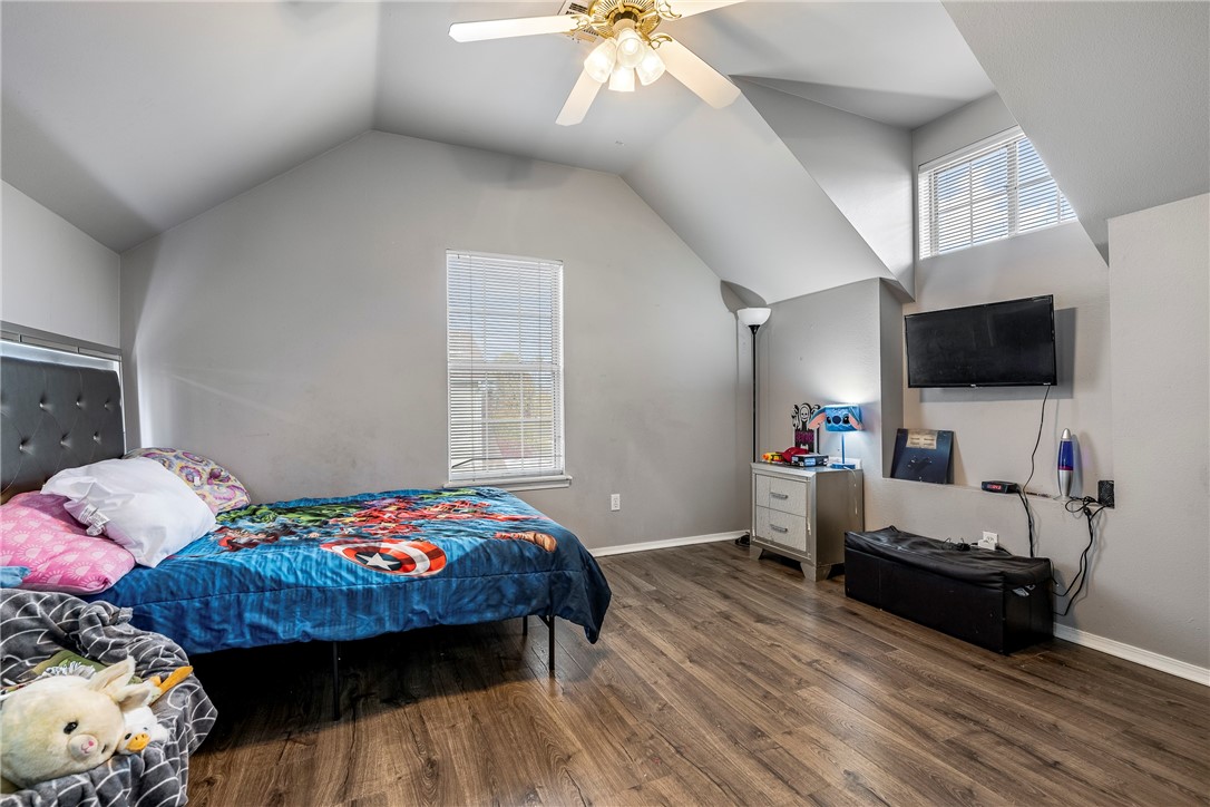 Whispering Timbers Ph 10 Rogers - Residential