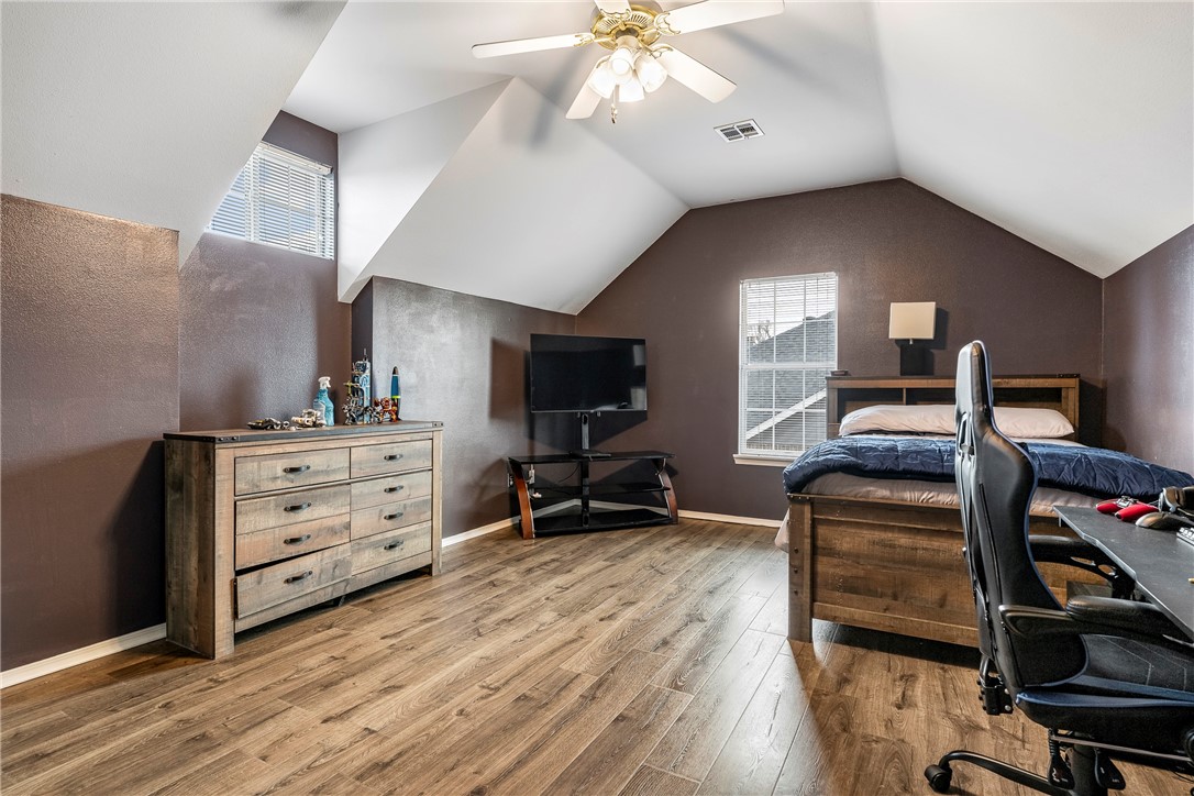 Whispering Timbers Ph 10 Rogers - Residential