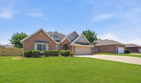 Photo of 2201 SW Juniper Avenue, Bentonville, AR 72713 (MLS # 1356367)